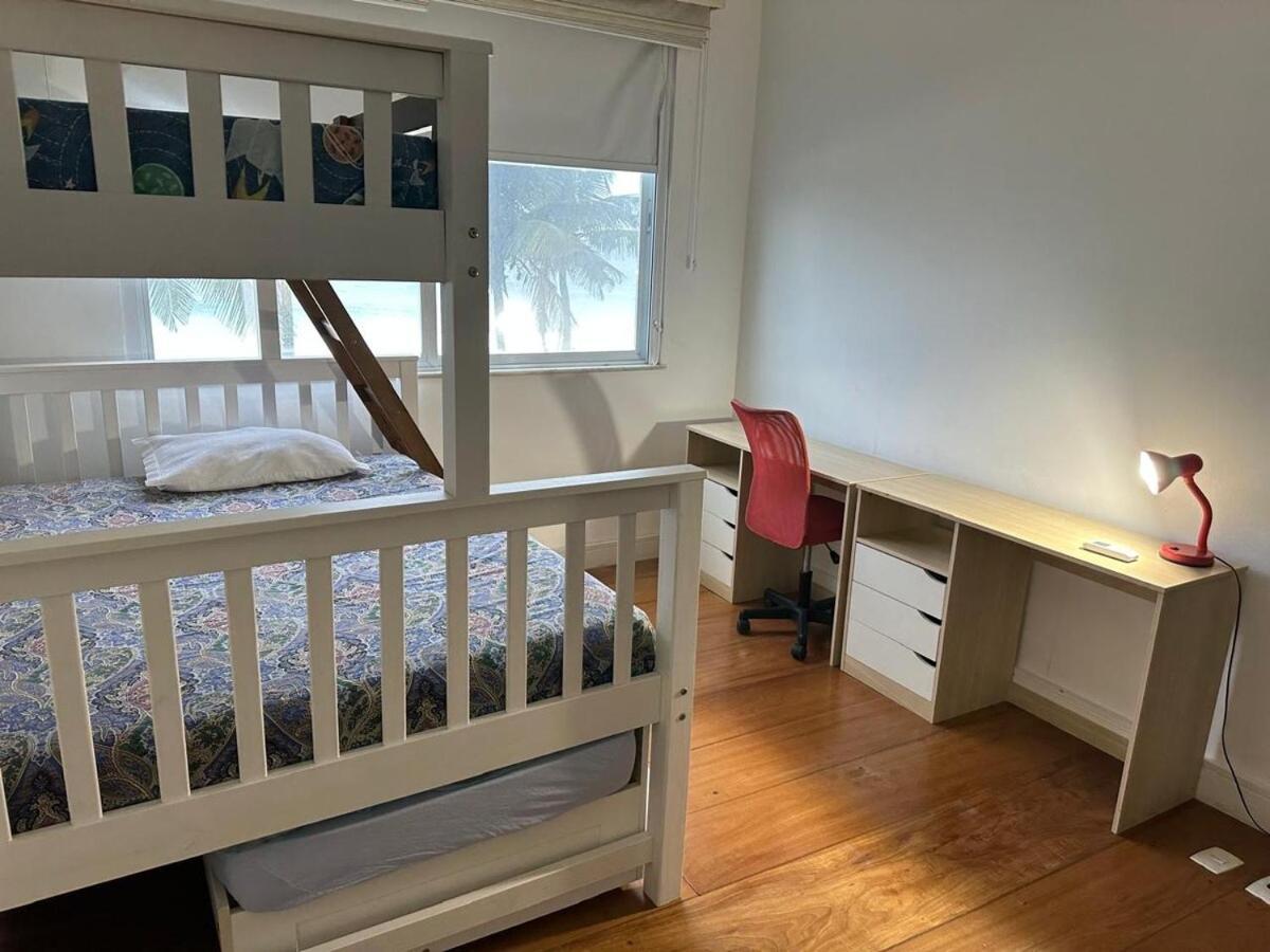 Apartamento Arpoador, Praia, Pe Na Areia