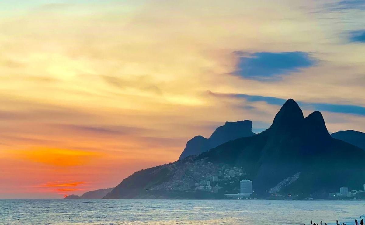 Apartamento Arpoador, Praia, Pe Na Areia